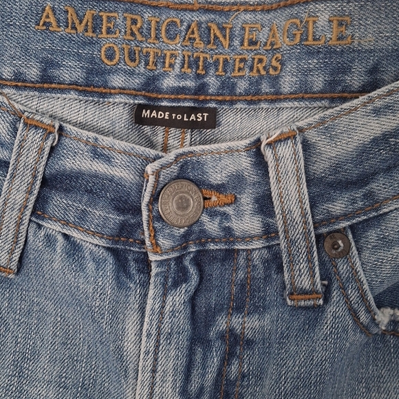 American Eagle Hi-Rise Shortie Distressed Cuffed Denim Shorts Size 29 - Picture 4 of 11